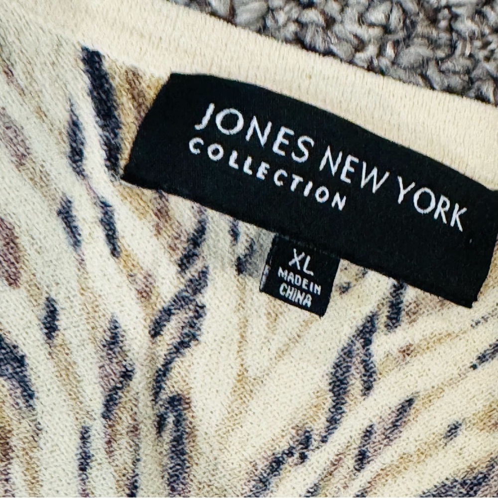 Jones New York Yellow Black sequin top Patterned V-Neck Tank Top - Picture 6 of 9